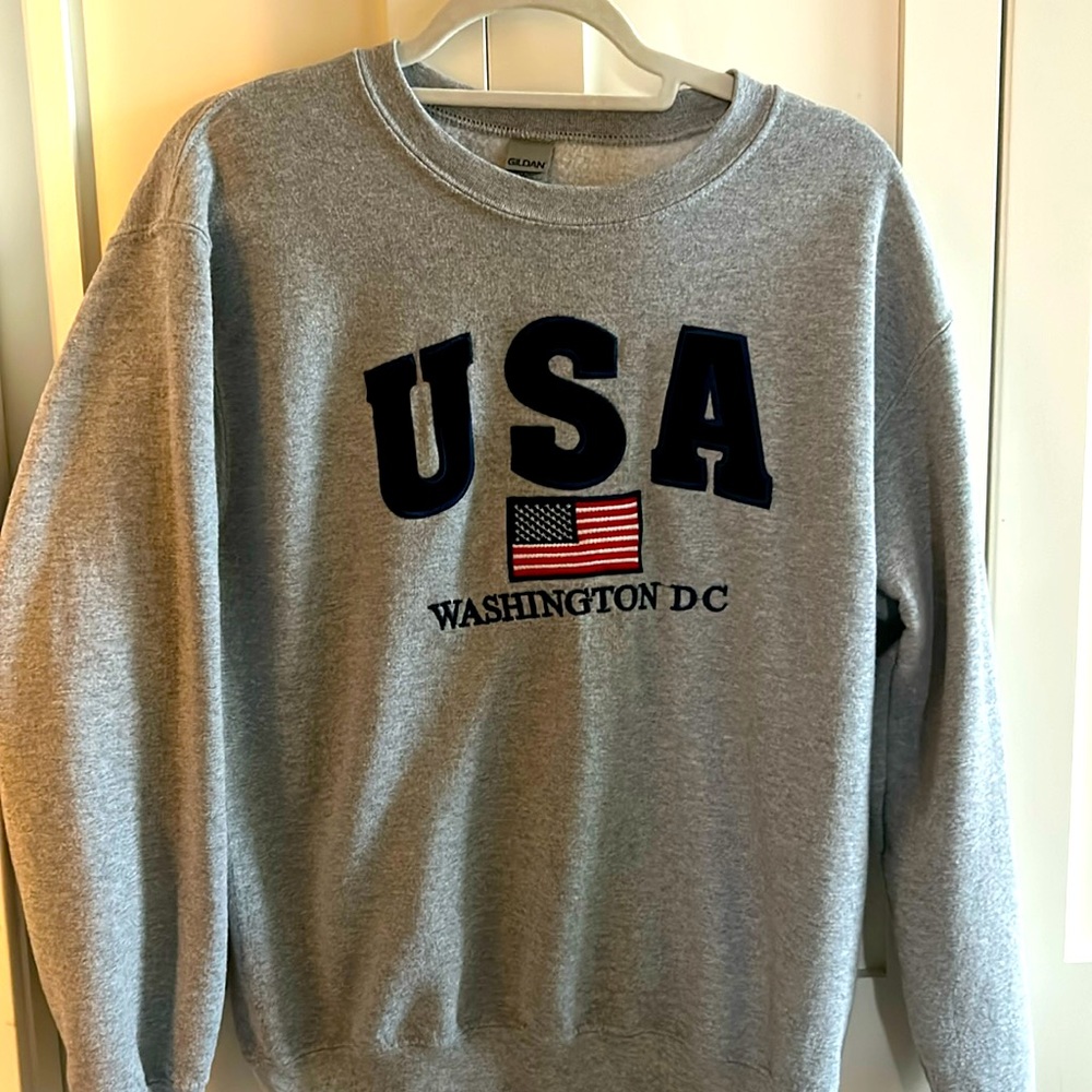 Grey USA crewneck, size Small
